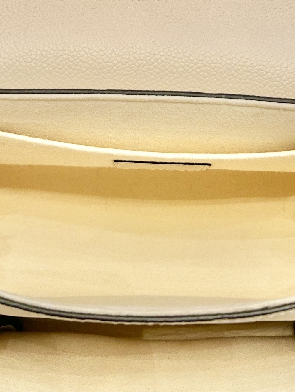 Louis Vuitton Vavin BB. Orig. $2420 - Picture 7 of 7